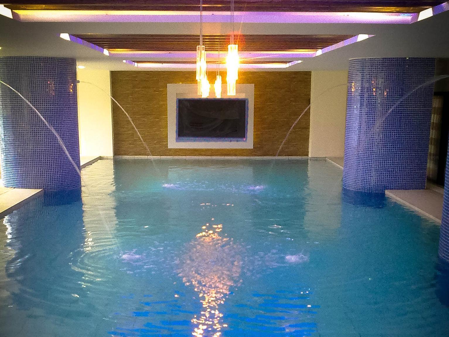 Icon Hotel North Edsa Кесон-Сіті Екстер'єр фото
